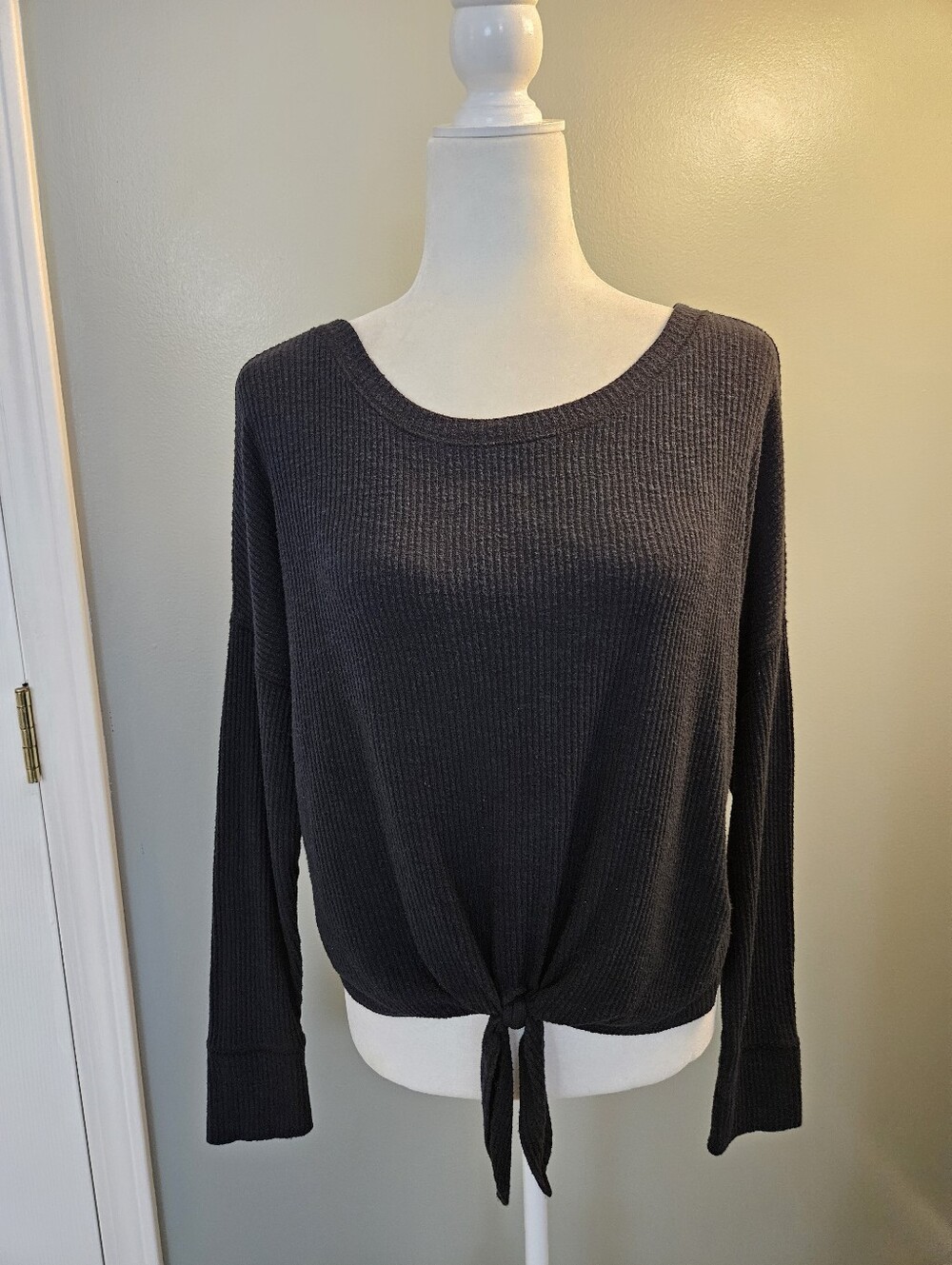 Abercrombie & Fitch Waffle-Knit Tie-Hem Women’s Top Black Size Medium M